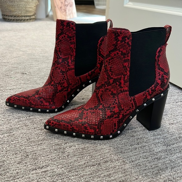 Charles by Charles David red snake skin boot silver studs - Picture 2 of 7